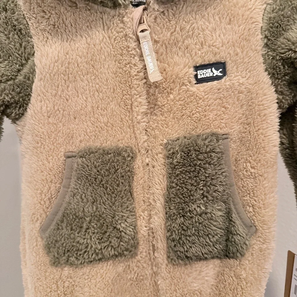 NWT Eddie Bauer cozy plush one piece bunting size 6/9 months